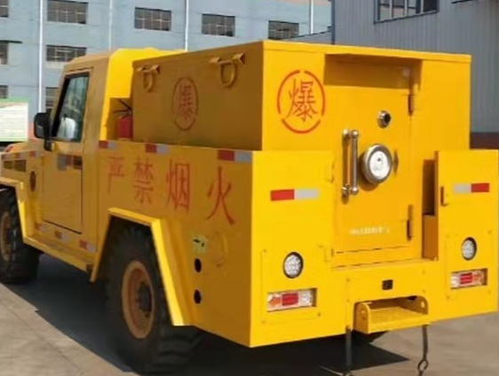 铜官凯龙爆破器材运输车：保障爆破任务的安全运行